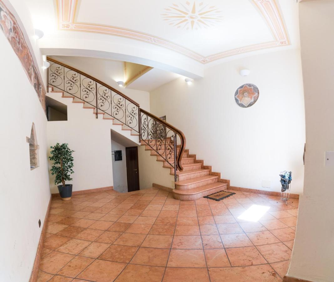 Welcome Traveller Il Borgo Apartment Bardolino Bagian luar foto